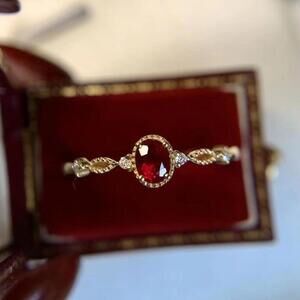 Red oval vintage style RING - Gold - CZs - size 7